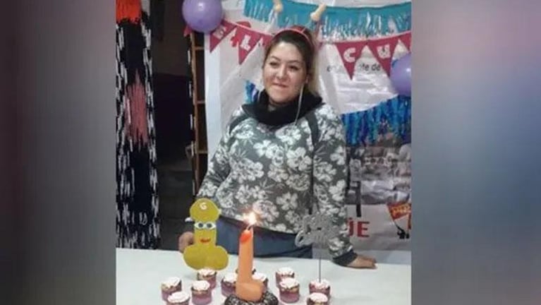 Escándalo: candidata a concejal festejó un cumpleaños con juguetes sexuales en un merendero