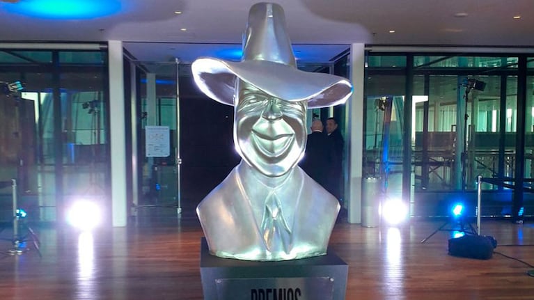 Escándalo en los Premios Gardel por el uso de bots en la votación