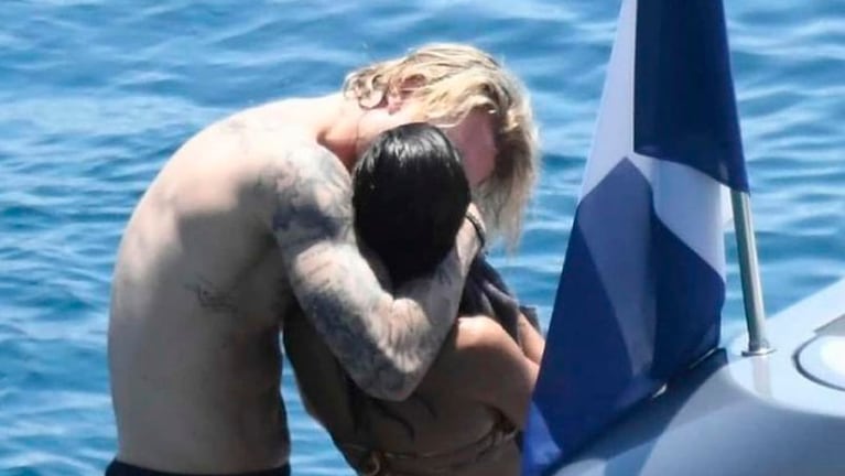 Escándalo tras las fotos de María del Mar junto al arquero alemán Loris Karius en una isla griega.