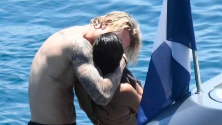 Escándalo tras las fotos de María del Mar junto al arquero alemán Loris Karius en una isla griega.