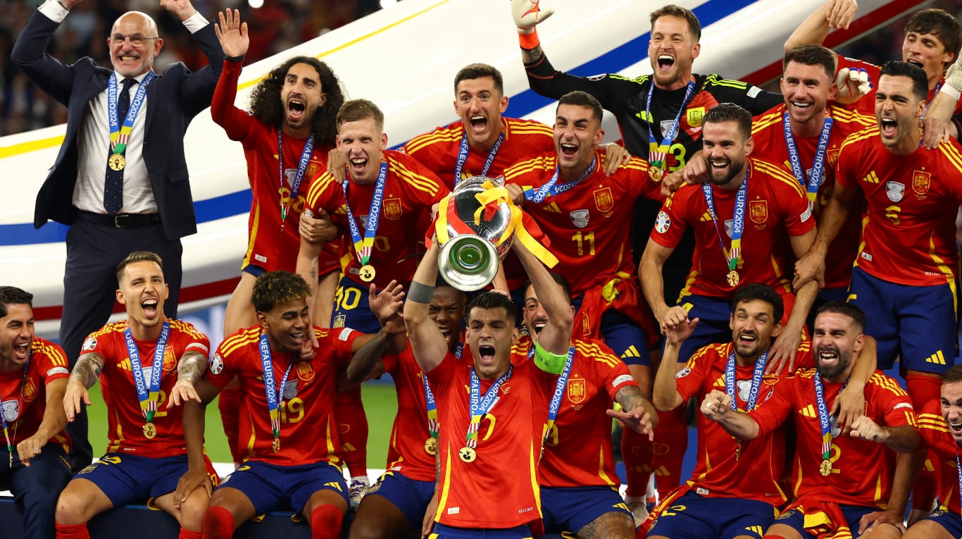 España se consagró campeón de la Eurocopa: le ganó 2-1 a Inglaterra en un partidazo. (Foto: Reuters)