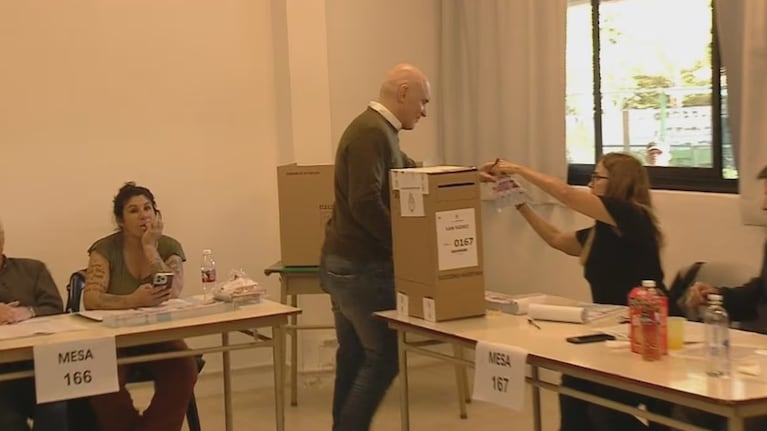 Espert bajó su candidatura tres semanas antes de los comicios.