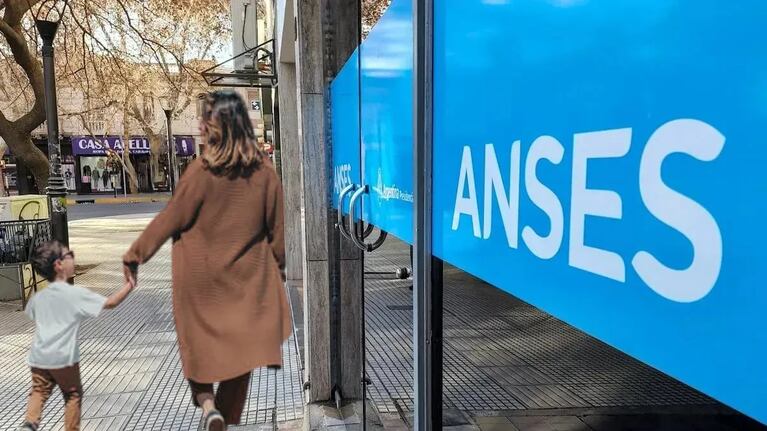 Está disponible el cronograma de pagos para beneficiarios de la AUH y otras asignaciones de la Anses.
