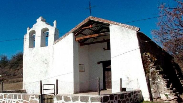Está grave el intendente de un pueblo de Córdoba que cayó del techo de una iglesia