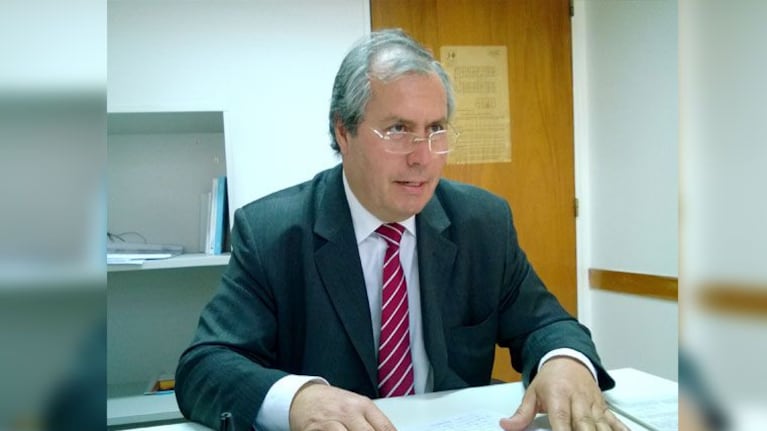Está grave tras recibir un disparo en la pierna.
