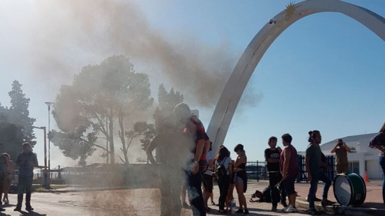 Esta mañana hubo una protesta frente a la empresa.