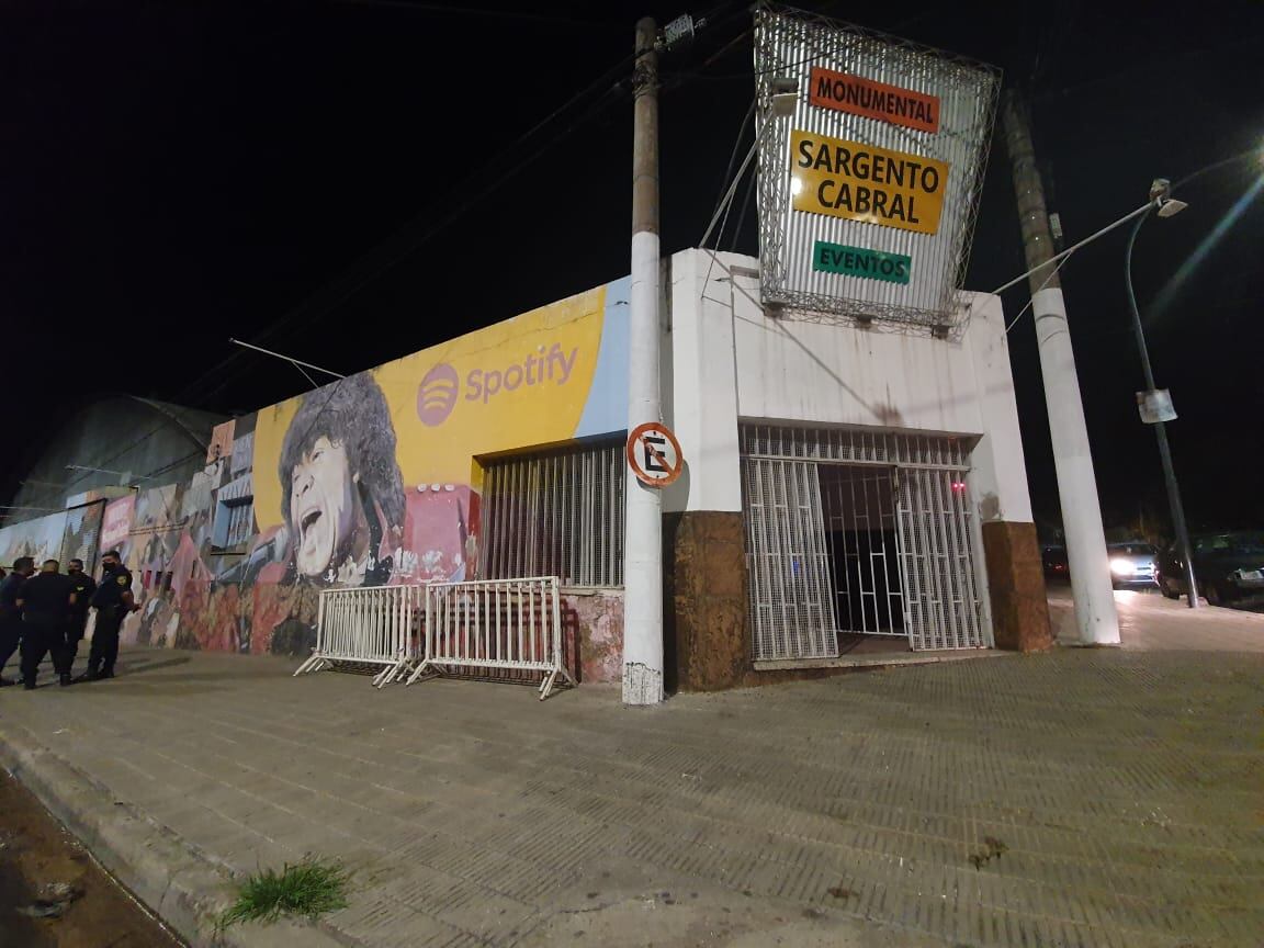 Esta vez vacío, el Templo de barrio San Vicente volvió a vibrar con el Mandamás.