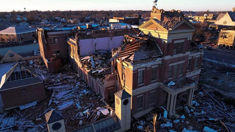 Estados Unidos: al menos 94 muertos tras una oleada histórica de tornados