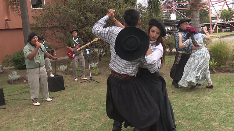 "Estampa del amanecer" y "Huinca Ballet", los encargador de la danza.