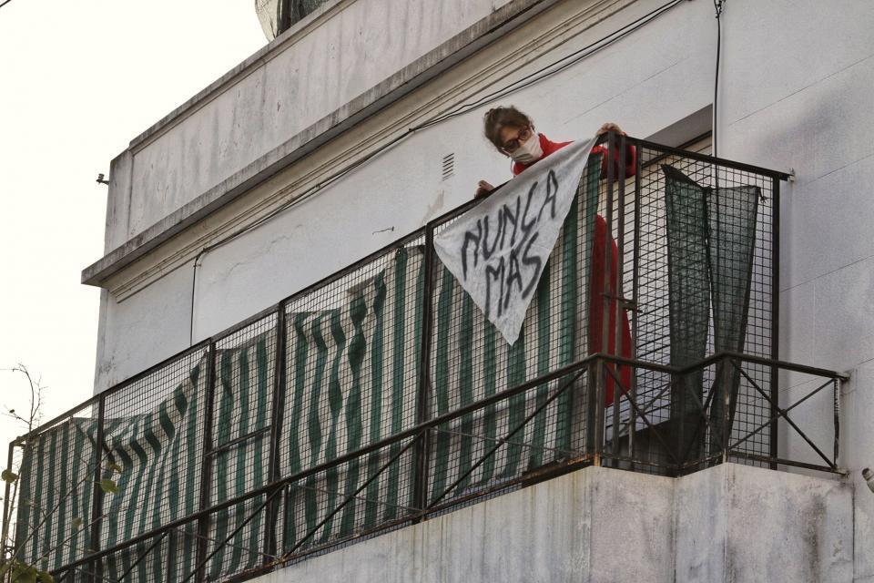 Este 24 de marzo se pide "Nunca Más" desde los balcones.