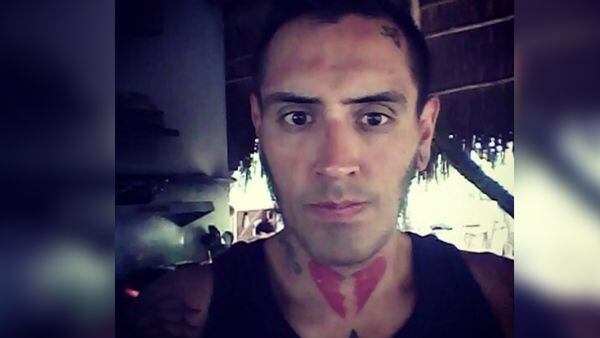 Este es el hombre denunciado por un grupo de familiares de víctimas.