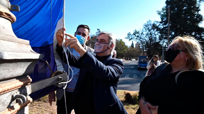 Este lunes volverán a colocar la bandera argentina en el parque. 