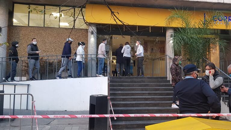 Este miércoles, lo no bancarizados comenzaron a cobrar el IFE.