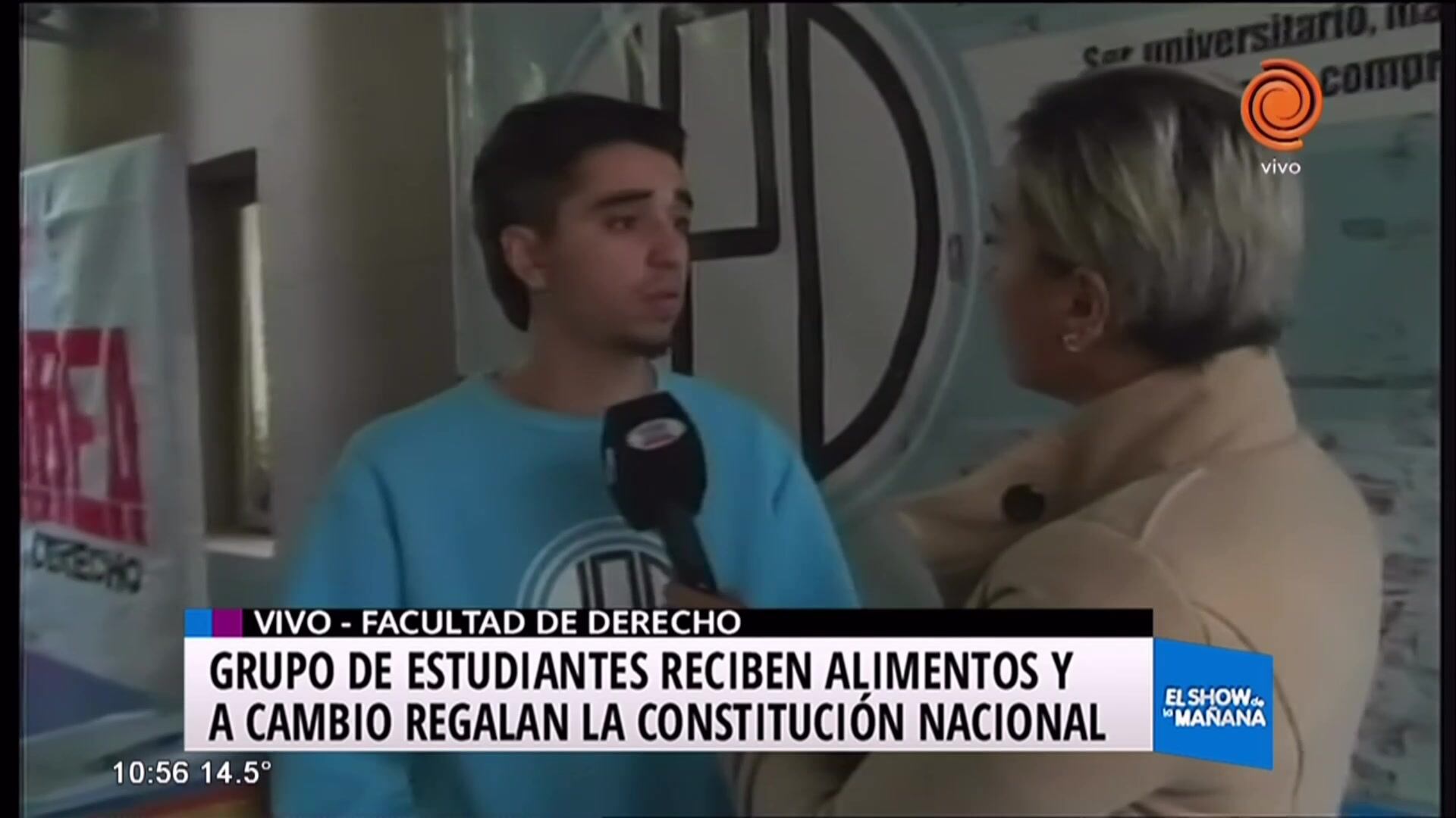 Estudiantes canjean alimentos por la Constitución Nacional