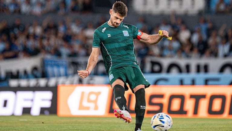 Estudiantes de Río Cuarto-Racing en el Cilindro de Avellaneda.