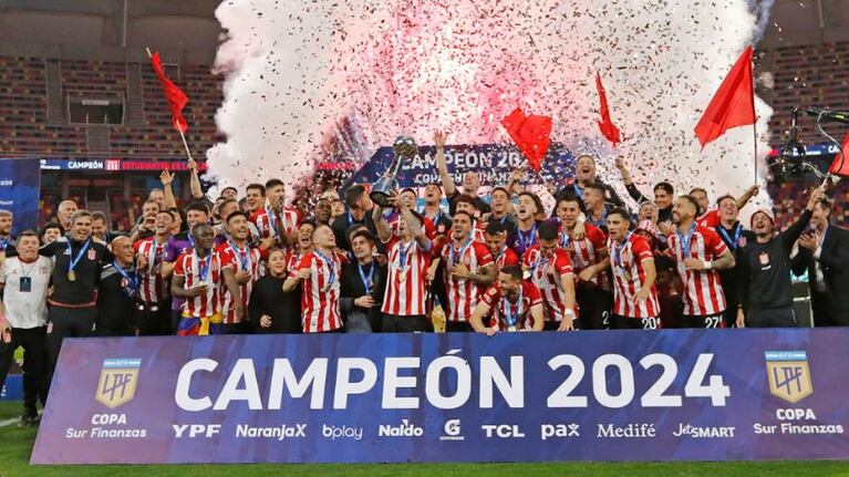 Estudiantes salió campeón en Santiago del Estero.