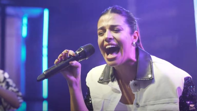 Euge Quevedo en el videoclip de "50%".