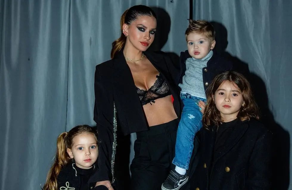 Eugenia la "China" Suárez se disfrazó con sus hijos en halloween: los looks.