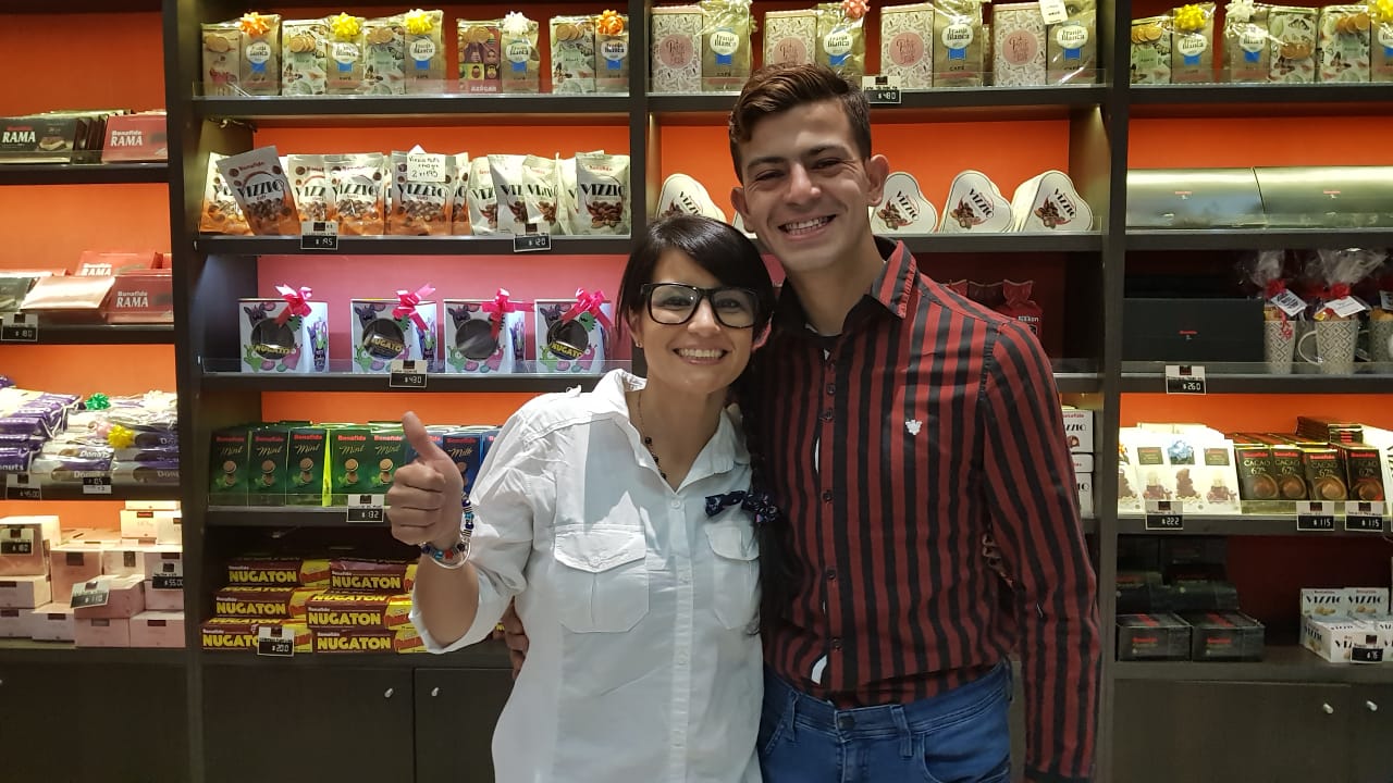 Eugenia y Carlos, los protagonistas de una historia que se viralizó en todo el país.