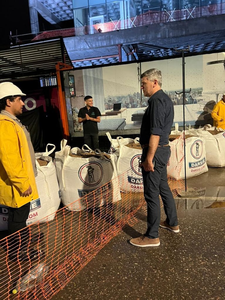 Evacuados, desborde en La Cañada y caos por la tormenta: el operativo en Córdoba