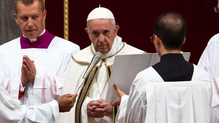 Evacuaron la Basílica de San Pedro durante una misa del Papa Francisco