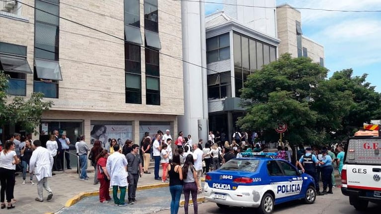 Evacuaron un sector del Sanatorio del Salvador por un incendio