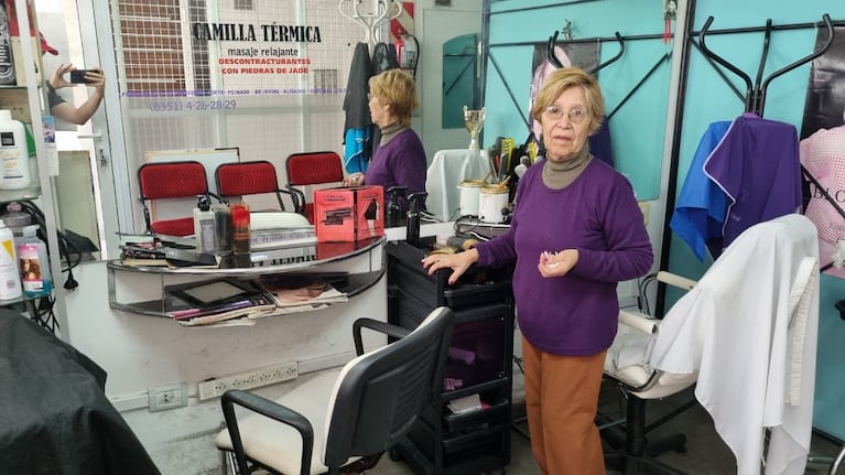 Evangelina sufrió el tercer robo en una semana en su peluquería.