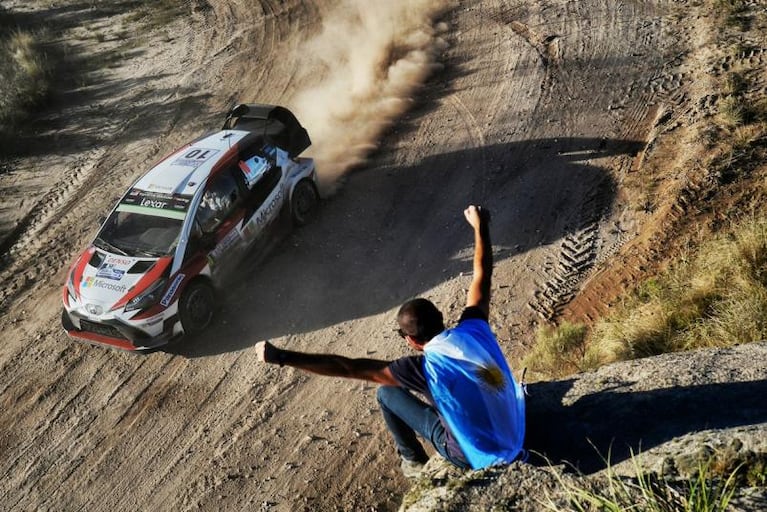 Evans y Neuville prometen un final apasionante