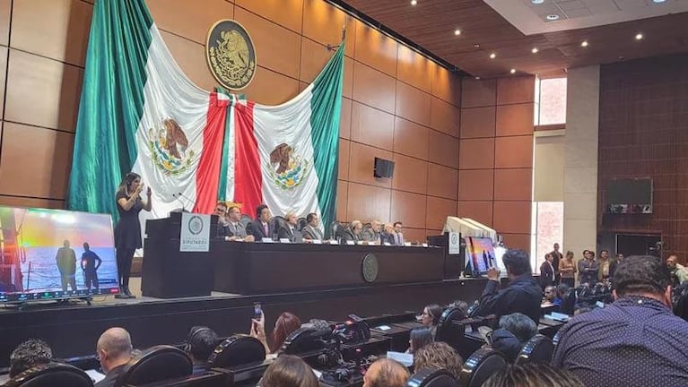Exhibieron los cuerpos de supuestos extraterrestres en el Congreso de México