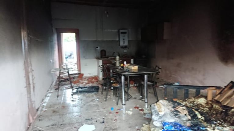 Explosión por fuga de gas dejó un herido y una casa destruida