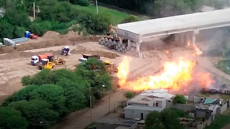 Explotó un gasoducto en medio de una obra en construcción en Villa María.  