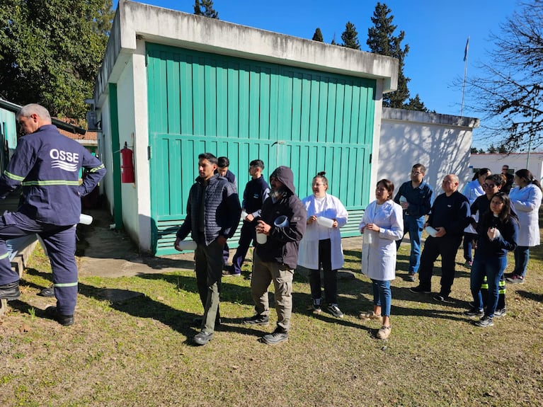 Extracción de muestras de agua - Jornada Ensayo de Aptitud Rondas 2025 – Planta Potabilizadora Suquía de Aguas Cordobesas.