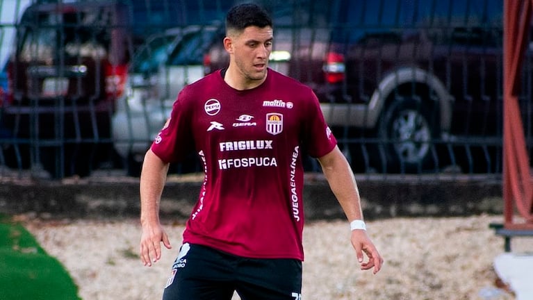 Ezequiel Neira es cordobés y juega en el Carabobo venezolano.