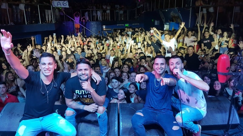 Facu, Choco, Tonchy y Nico coronando otro jueves de locura en el clásico.