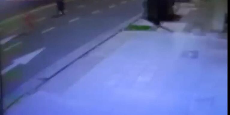 Facundo Moyamno corrió a una mujer en plena madrugada.