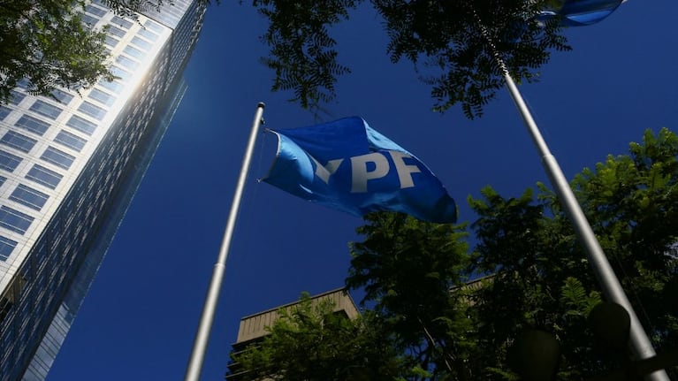 Fallo a favor de Argentina por YPF: reacciones de Javier Milei y Cristina Kirchner.