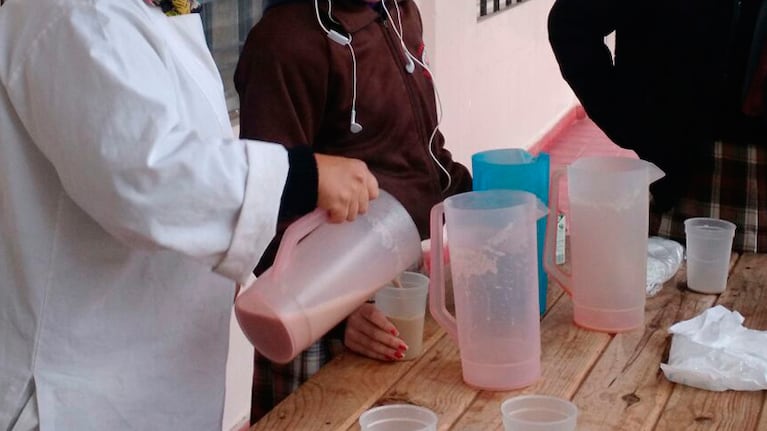 Faltó el pan al desayuno del Instituto Paula Montal.