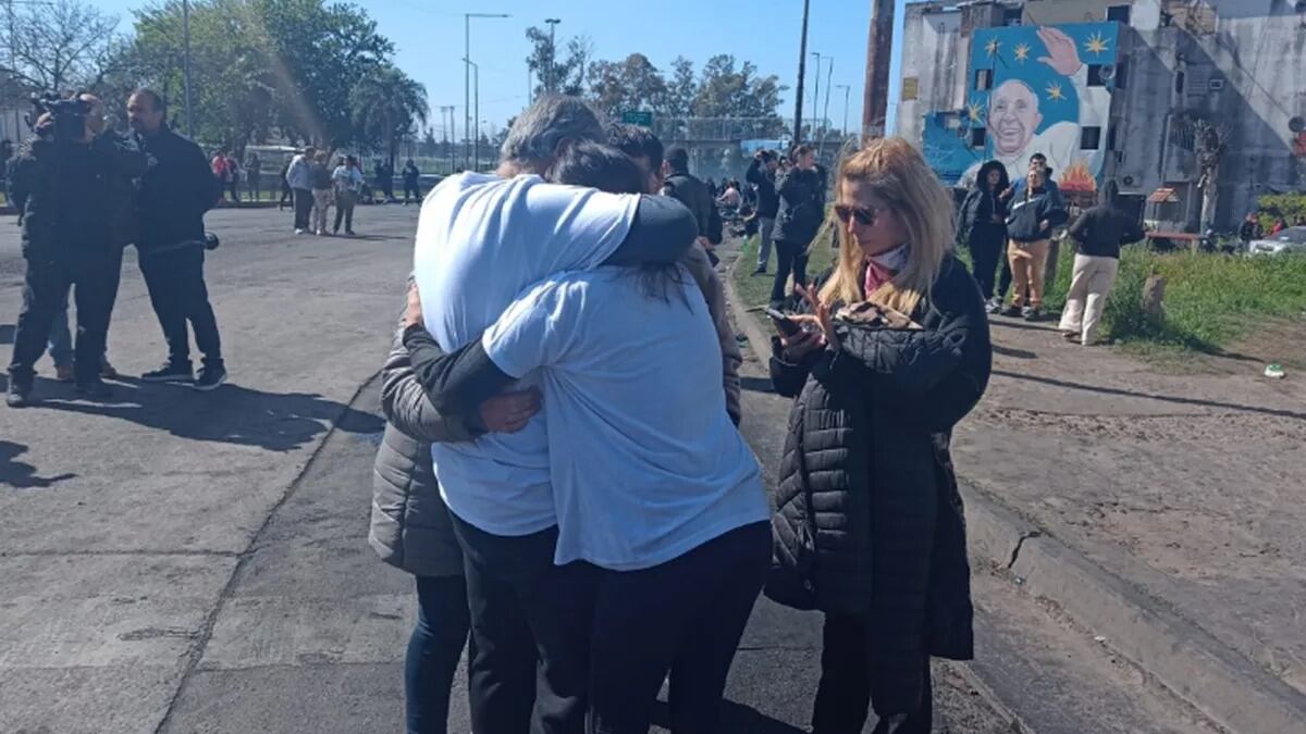 Familiares de las jóvenes asesinadas en Florencio Varela.