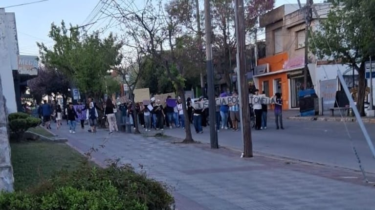 Familiares y amigos de Antonella pidieron justicia con una marcha por La Calera.