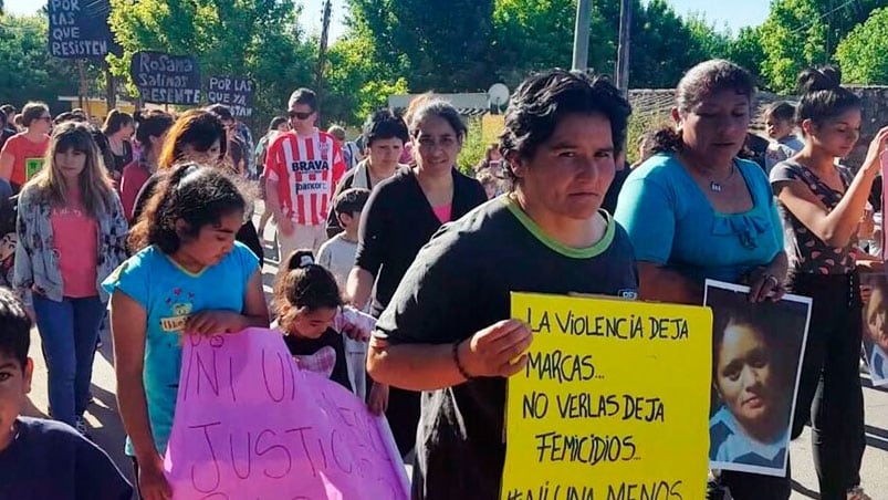 Familiares y amigos de Rosana pidieron justicia en las calles de Ascochinga. Foto: Radio Jesús María.