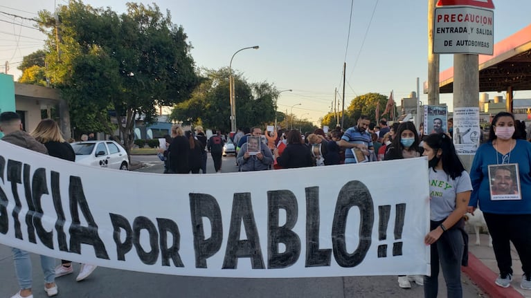 Familiares y vecinos pidieron justicia por Pablo Altamirano. Fotos: El Doce.