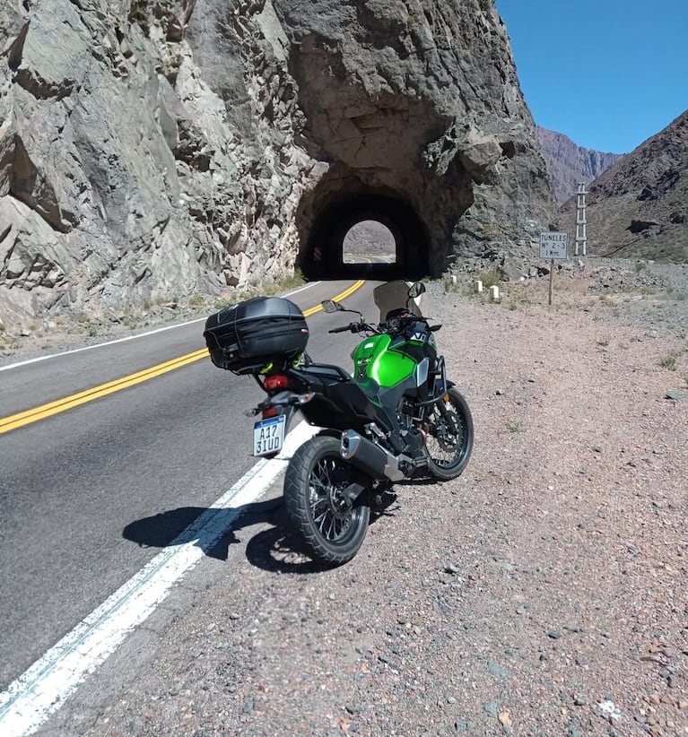 Fanático de las motos y mecánico: quién era el motoquero arrollado por un camión en Córdoba