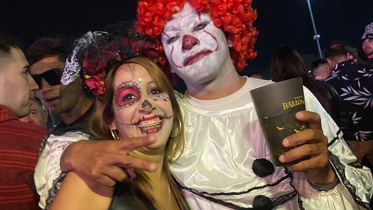 fanáticos en la creepy halloween de la mona. Foto: El Doce/Dahy Terradas.