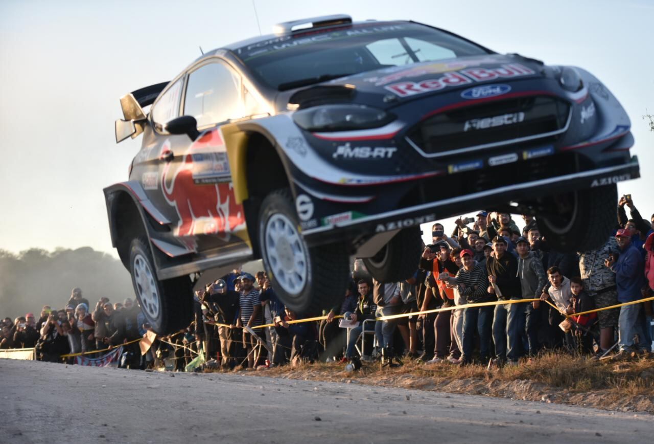 Fanáticos, velocidad y pasión: el Rally comenzó con todo. Foto: Lucio Casalla / ElDoce.tv.