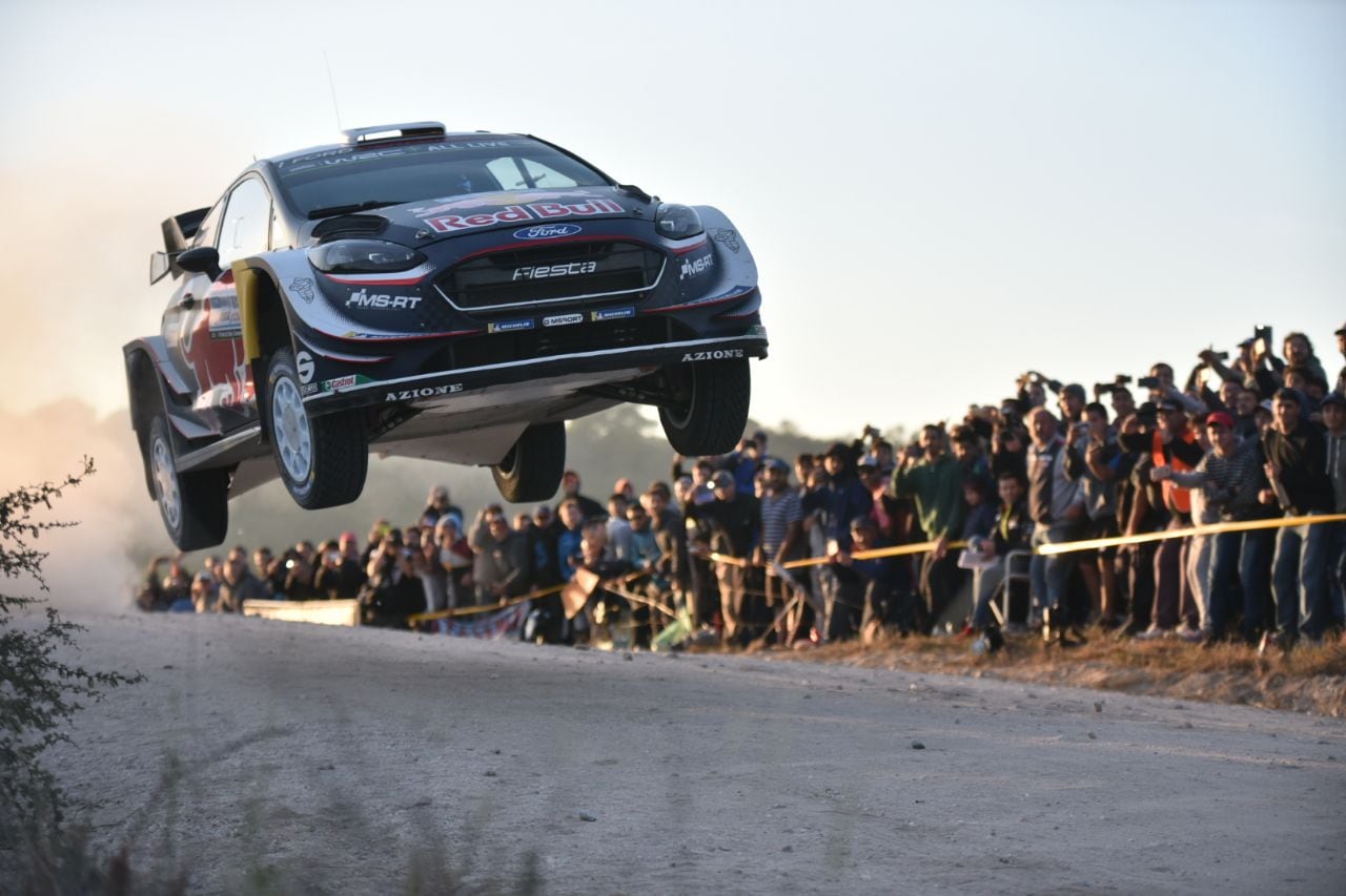 Fanáticos, velocidad y pasión: el Rally comenzó con todo. Foto: Lucio Casalla / ElDoce.tv.