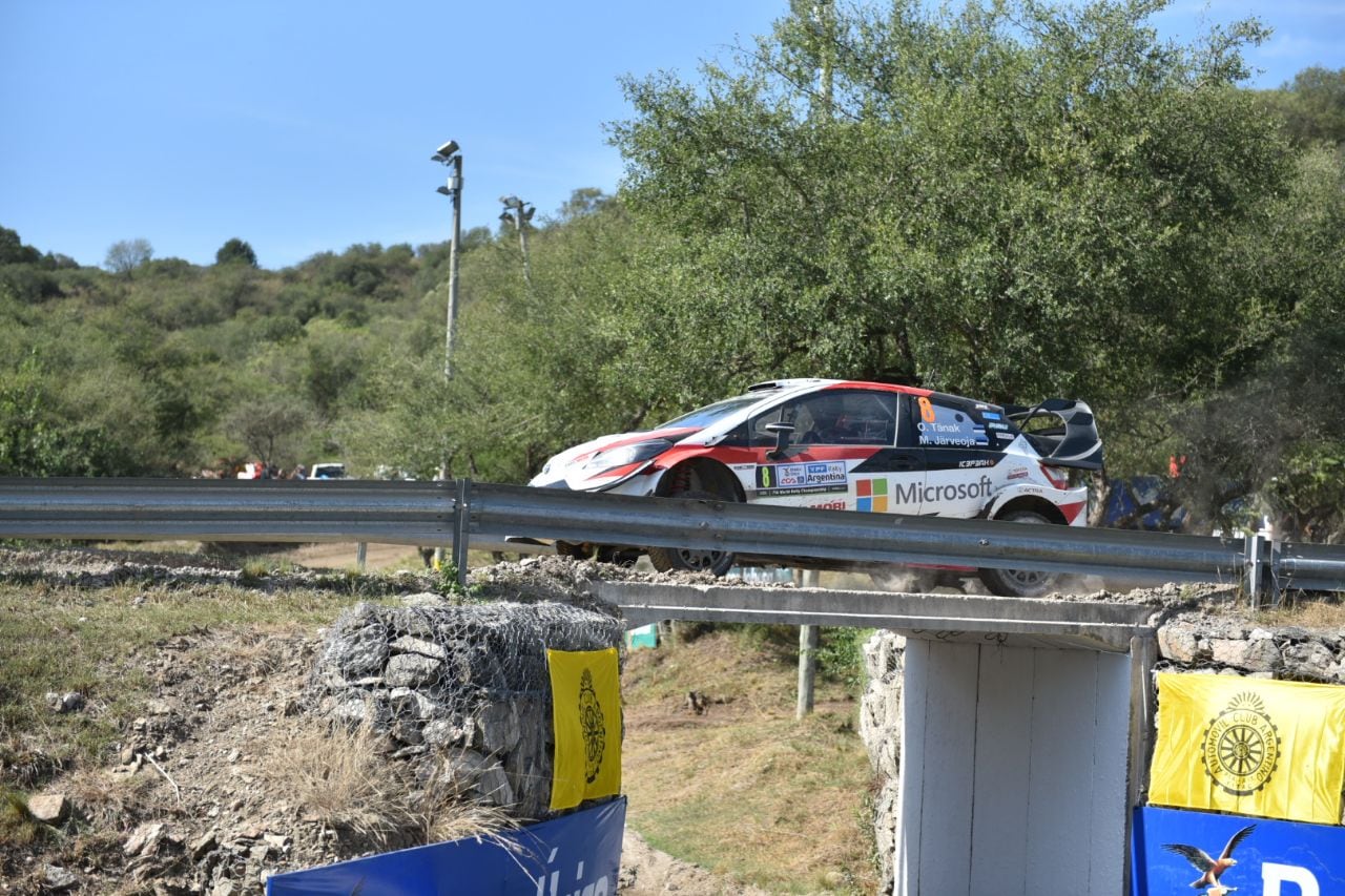 Fanáticos, velocidad y pasión: el Rally comenzó con todo. Foto: Lucio Casalla / ElDoce.tv.