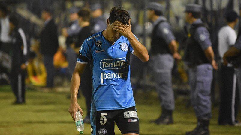 Farré vio la roja y se lamenta como todo Alberdi.