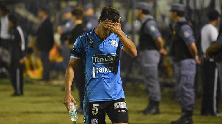 Farré vio la roja y se lamenta como todo Alberdi.