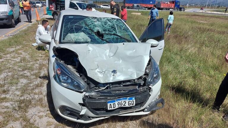 Fatal accidente en el ingreso a Alta Gracia: murió una joven de 19 años