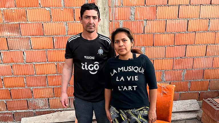 Federico, de Paraguay, y Carmen, de Bolivia. Se conocieron en Córdoba y formaron una familia.